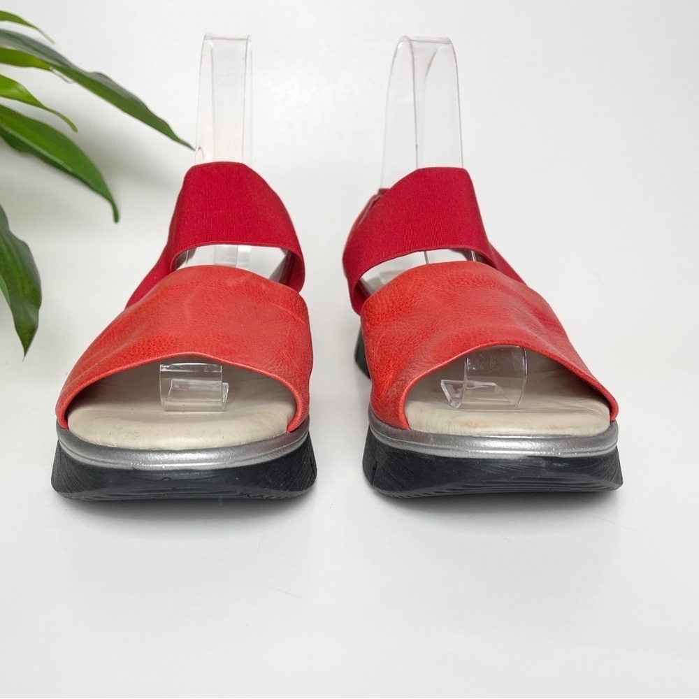 The Flexx Red Leather Two Band Wedge Sandal 5.5 - Picture 7 of 12